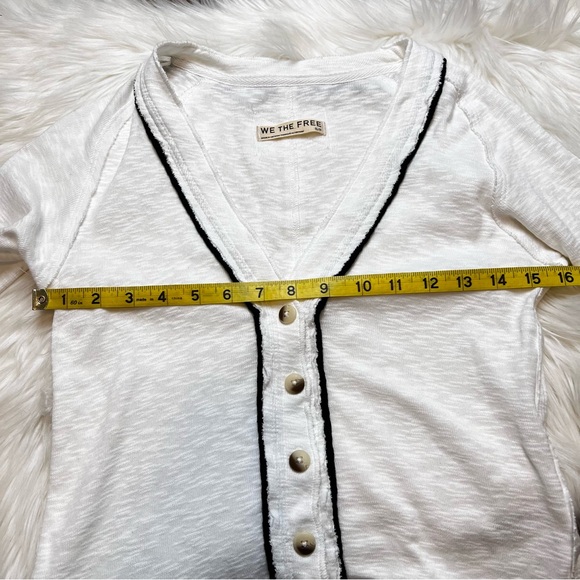 Free People We The Free Tipton Raw Edge Button-Up Top. Size Small. NWOT. - Picture 8 of 12